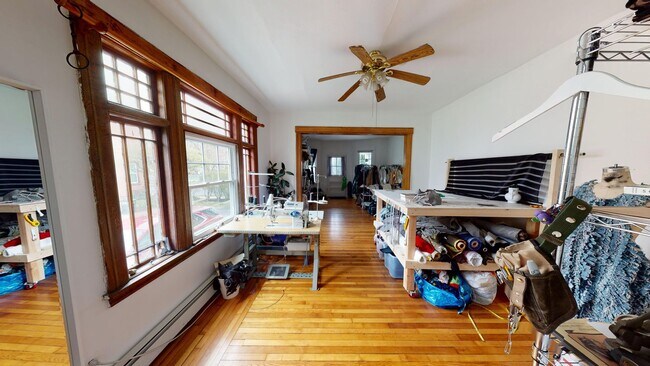 Building Photo - Spacious 2BR on Science Hill | Huge Kitchen & Living Area | Near Yale