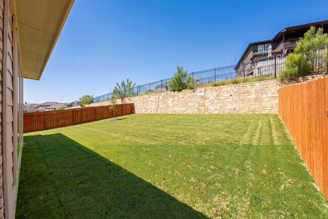 Building Photo - Rare Cibolo Canyons Opportunity | Guest Suite Downstairs, Optional 5th Bedroom, No Carpet, No Rea...
