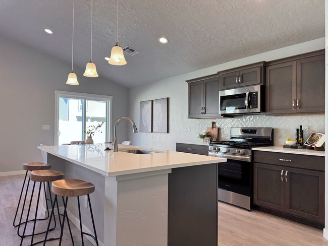 Building Photo - 10330 Crystal Ridge Dr