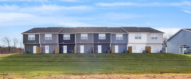 Building Photo - 323 Front Rdg Cir