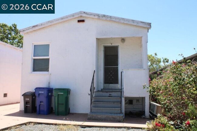 Building Photo - 1209 Marin Ave