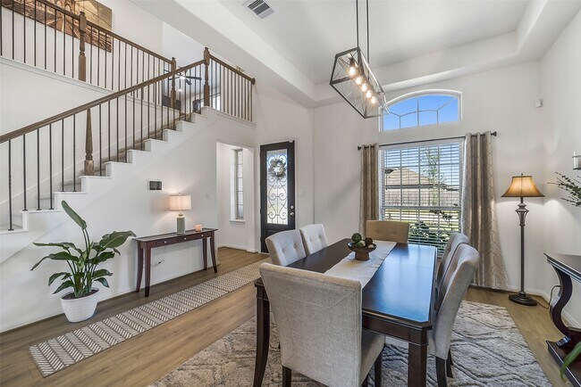 Building Photo - 31419 Elmgrove Knl Dr