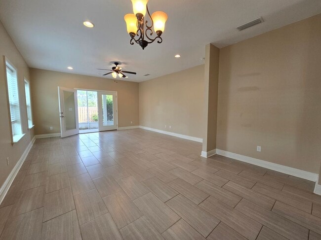 Building Photo - 138 Kaelyn Ln