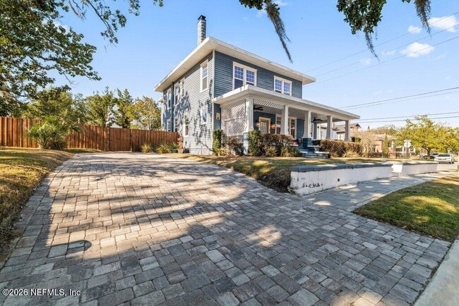 Building Photo - 2843 Oak St