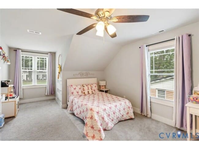 Building Photo - 3 Bedroom 3 Bathrooms