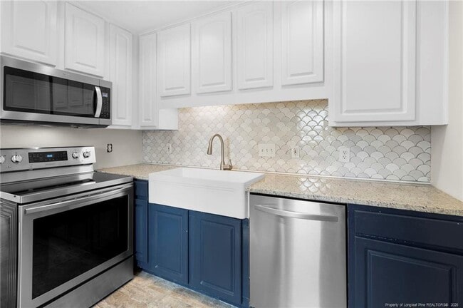 Building Photo - 2219 Westdale Dr