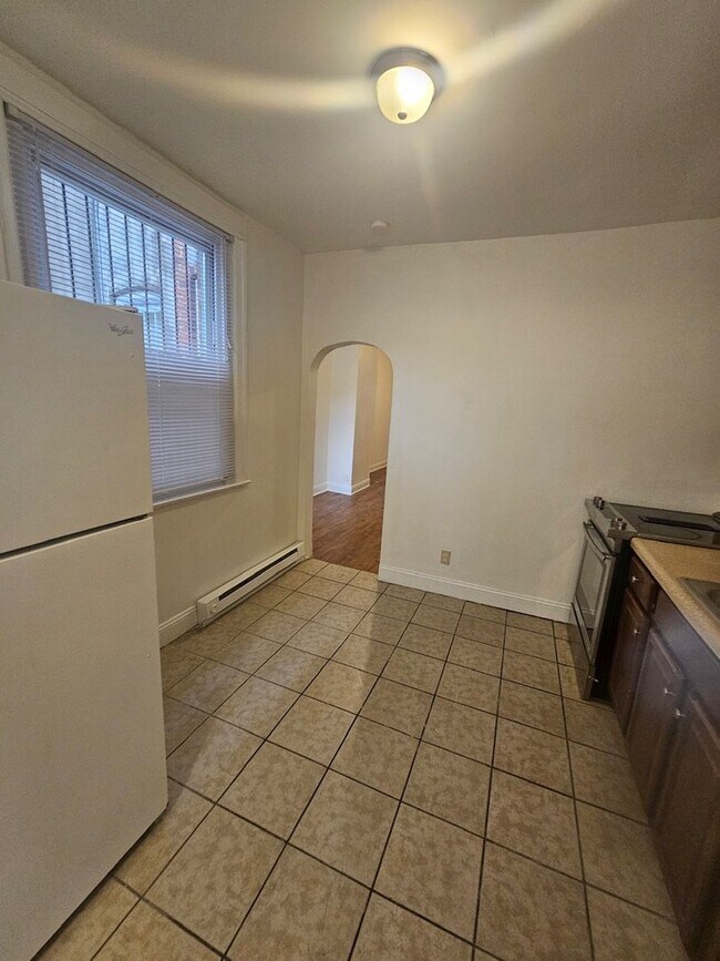 Building Photo - Well Priced Home - Elmwood Park