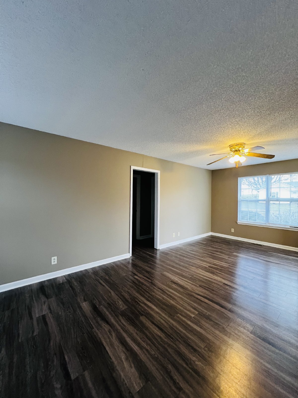 Building Photo - Charming 2-Bedroom Home with Spacious Layout in Oak Grove, KY - Must See!