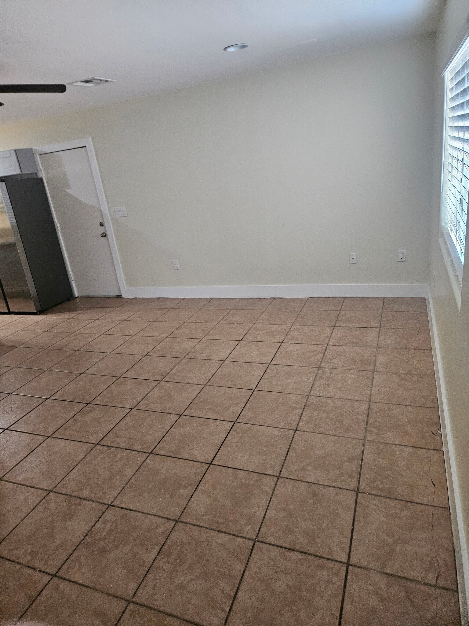 Building Photo - 9628 N 13th St