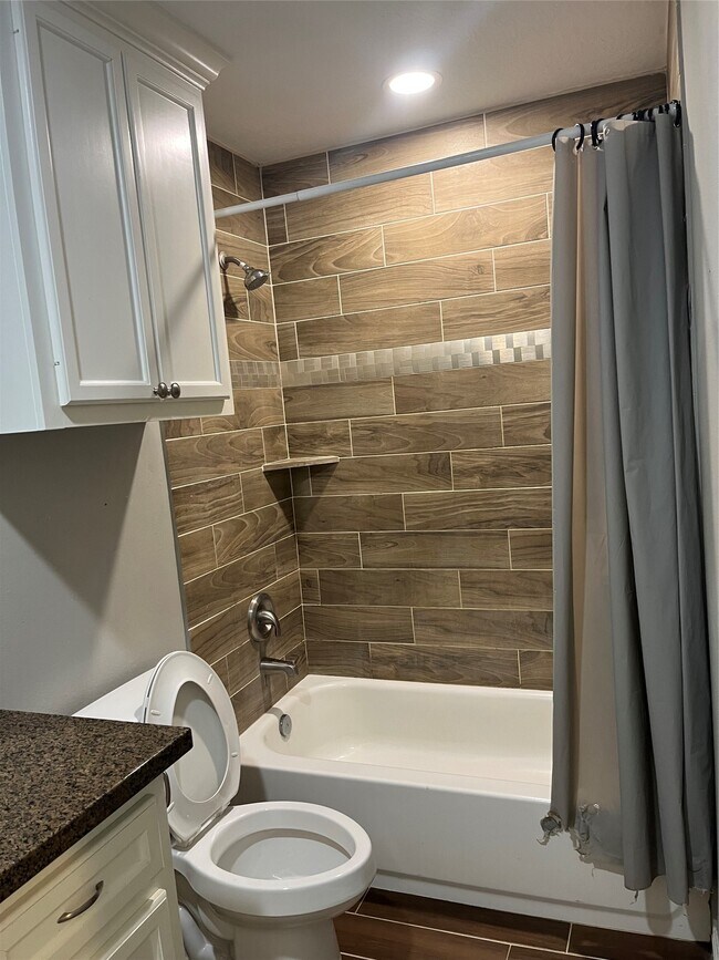 Building Photo - 18222 Bonnie Alice Dr