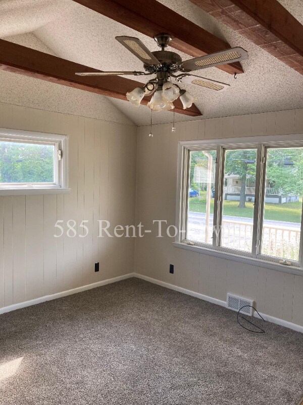 Building Photo - 7020 Laur Rd
