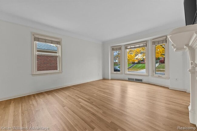 Building Photo - 4516 Robinwood Ave