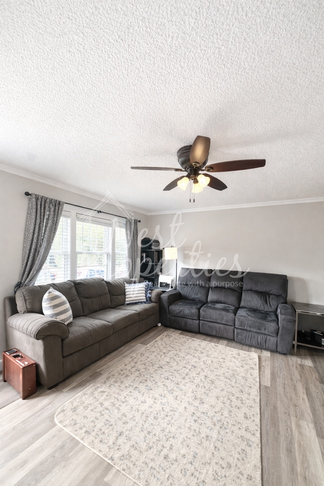 Building Photo - 1458 Ilex St