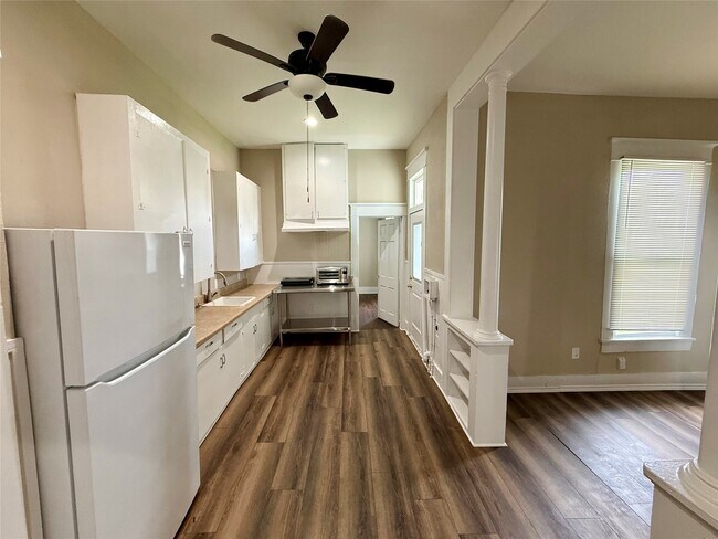 Building Photo - 1403 14th St