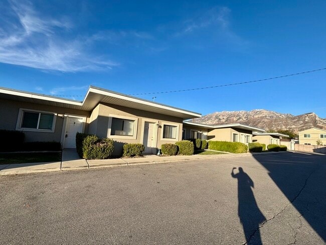 Building Photo - 1643 S State St