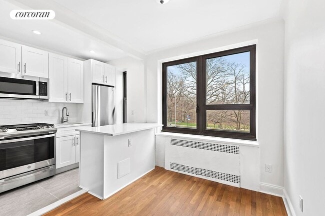 Building Photo - 420-424 Central Prk W