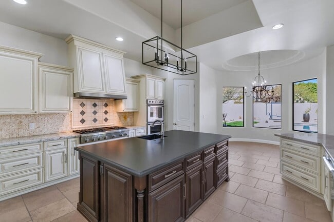 Building Photo - 3324 E Suncrest Ct
