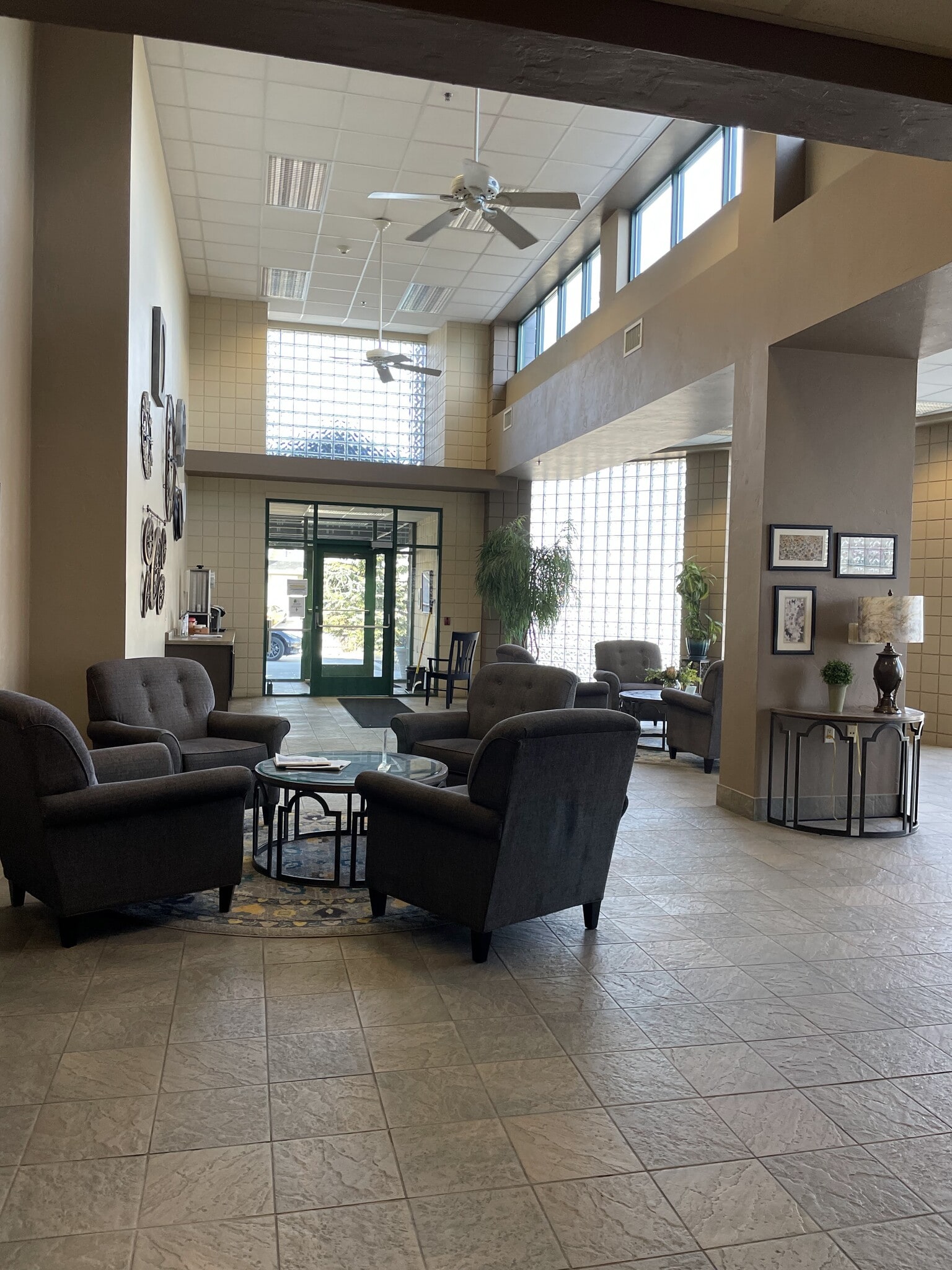 Building Photo - 400 N Richmond St