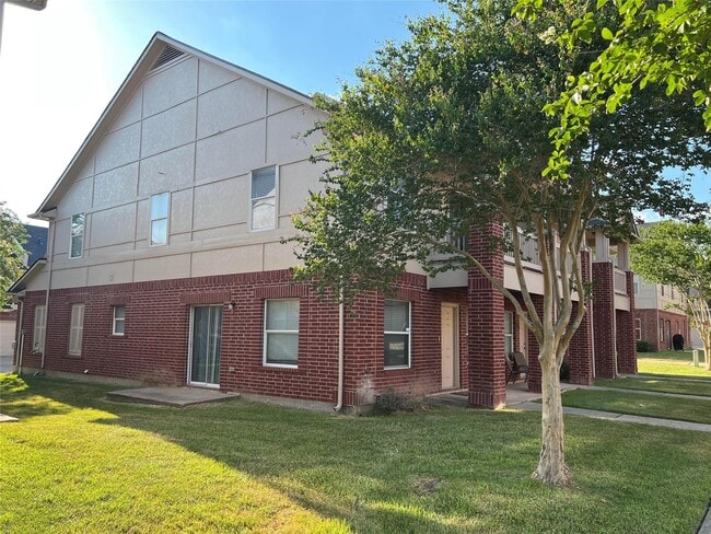 Building Photo - 1619 Townhome Ln