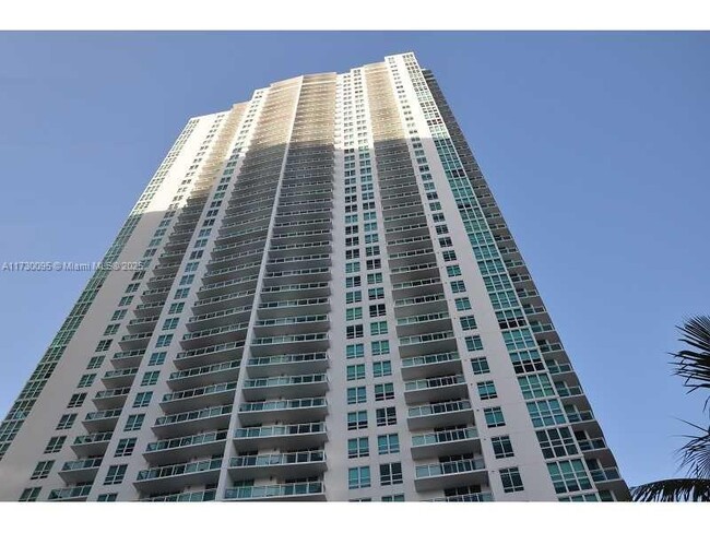 Building Photo - 951 Brickell Ave