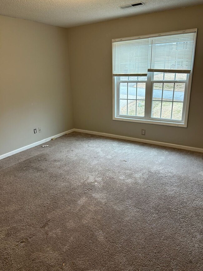 Building Photo - 716 Bluffridge Trail