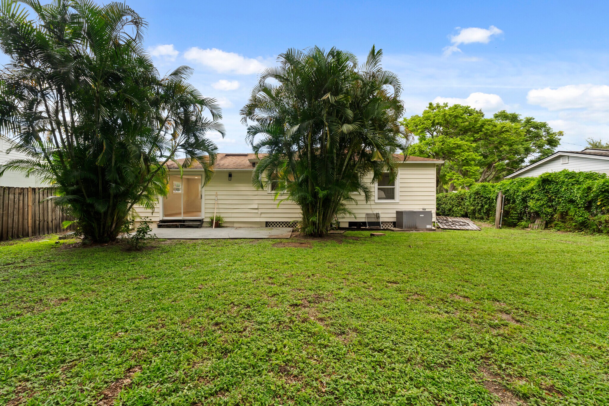 Building Photo - 1608 Knollwood Circle