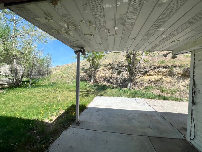 Building Photo - Great Property South of Town