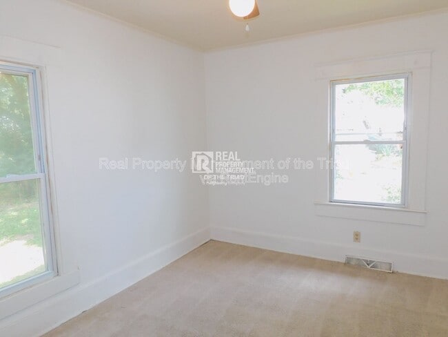 Building Photo - 1407 Gorrell St