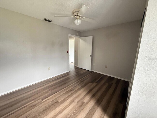 Building Photo - 3705 SW 27th St