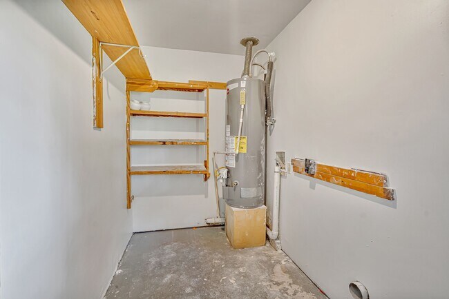 Building Photo - 3699 Piney Point Rd