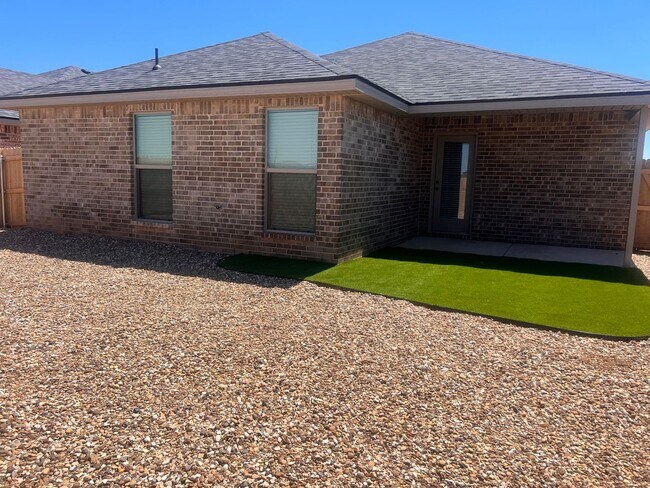 Building Photo - Bell Farms Home Available August