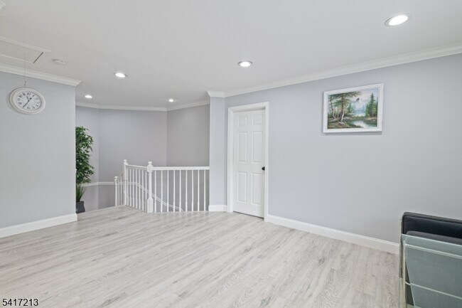 Building Photo - 70 Overlook Dr