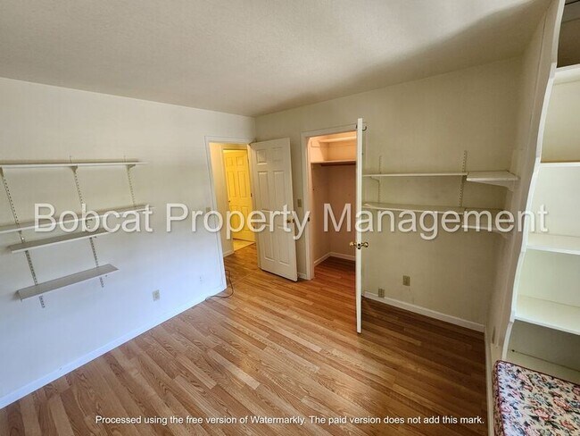 Building Photo - 1740 Cedarwood Dr