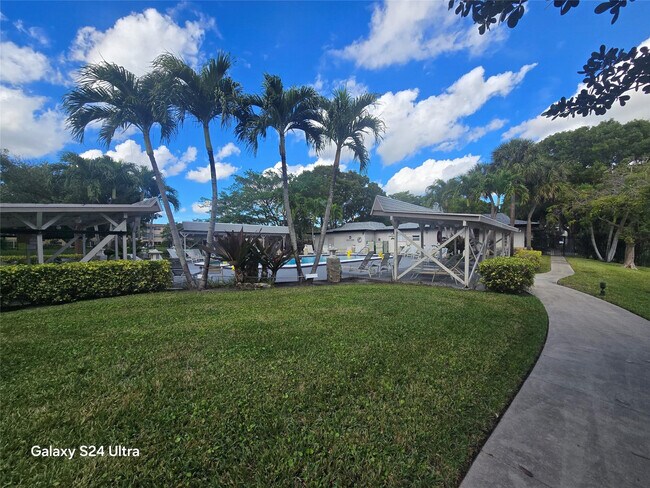 Building Photo - 3531 NW 50th Ave