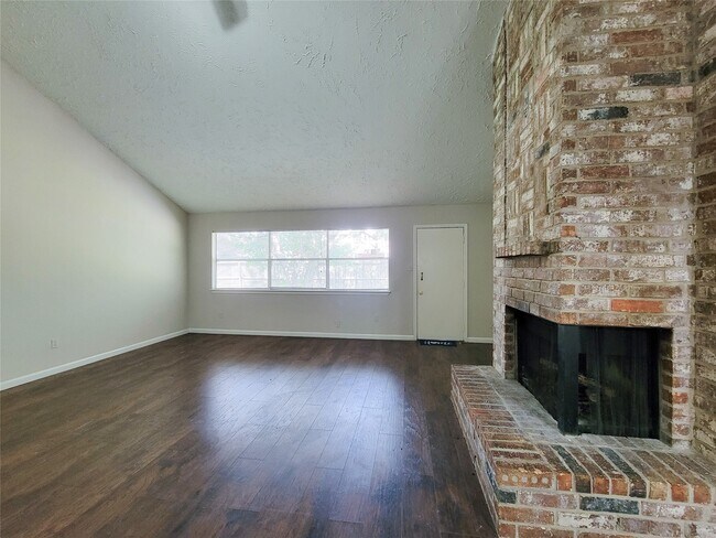 Building Photo - 9415 Beckford Dr