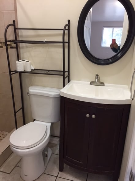 Building Photo - 7425 Gloria Ave