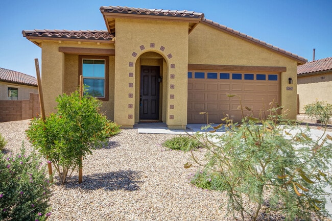 Primary Photo - 12047 N Golden Mirror Dr