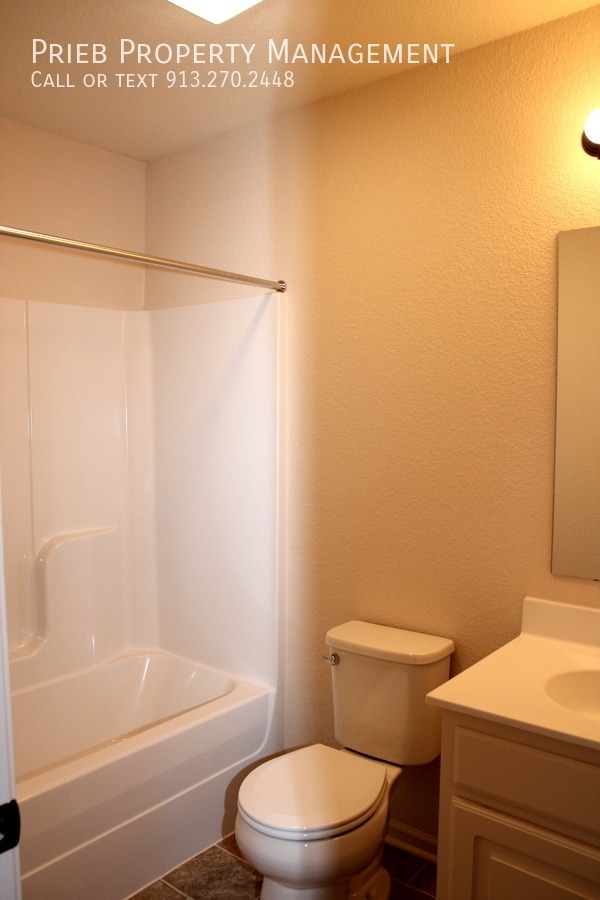 Building Photo - 21946 W 125th St