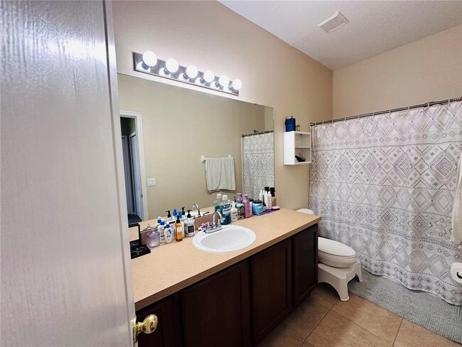 Building Photo - 10801 Spider Lily Dr