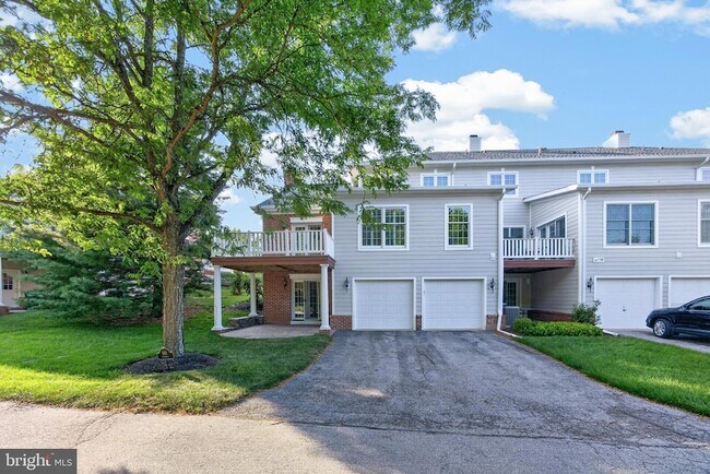 Building Photo - 563 Gramercy Ln