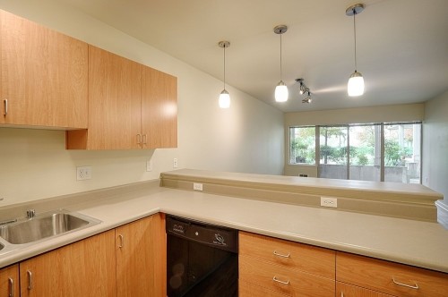 Building Photo - John Court - 2 bedrooms