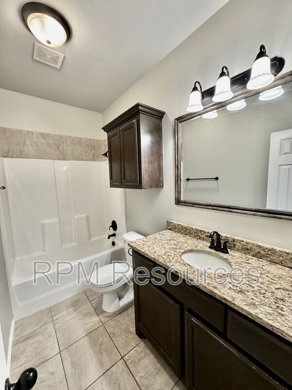 Building Photo - 113 Bison Ct Way