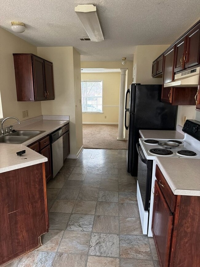 Building Photo - 4 Success Realty now offering this beautiful 3 bedrooms 2.5 bath