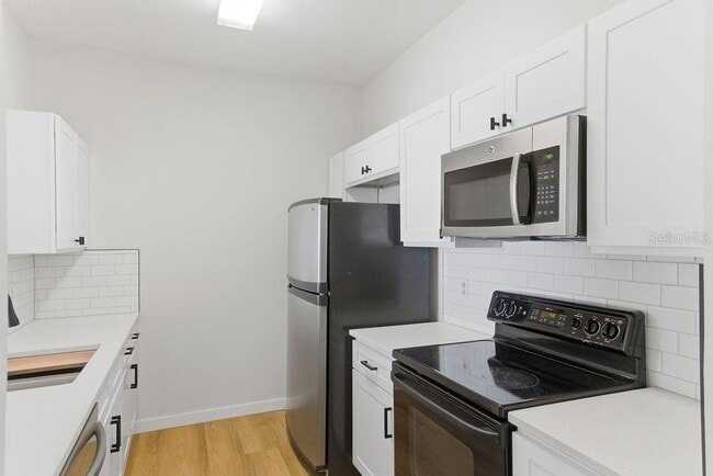 Building Photo - 3190 Dante Dr