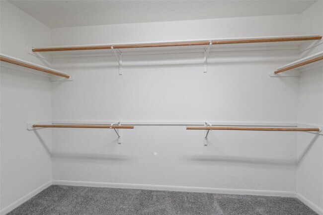 Building Photo - 901 Cashew Ln