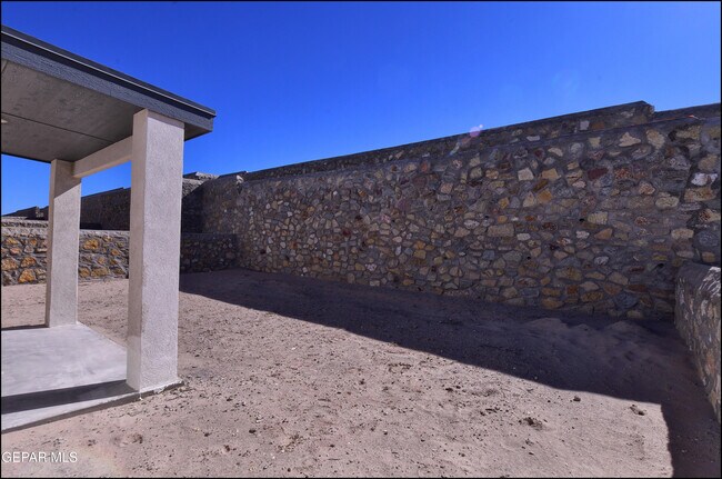 Building Photo - 12844 Giovanni Grajeda Ave