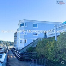 Building Photo - 2 Bedroom Condo in Gig Harbor!