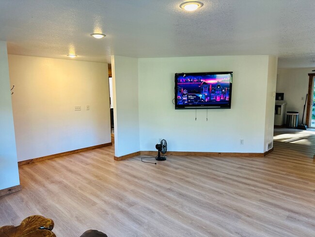Building Photo - Beautiful Acreage Property