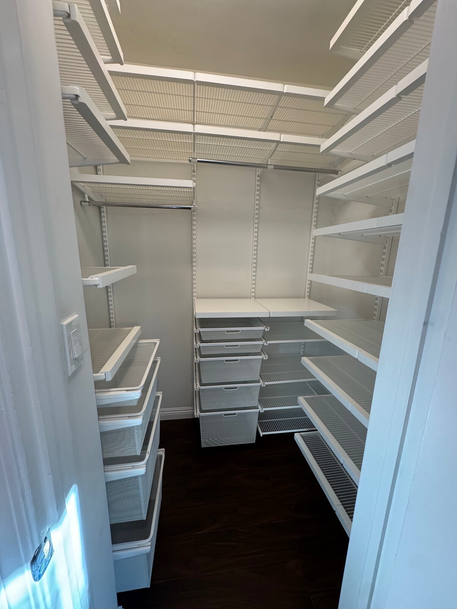 Closet 3 - 3100 W 78th St