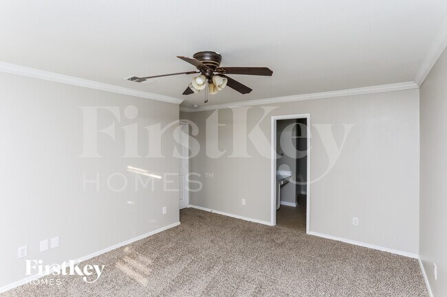 Building Photo - 312 Pin Oak Ln